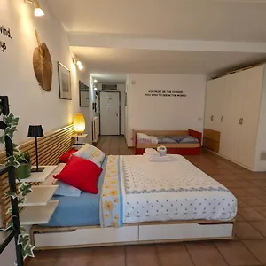 Timeless Deluxe Smart Cinema With Netflix & , Parma Italia